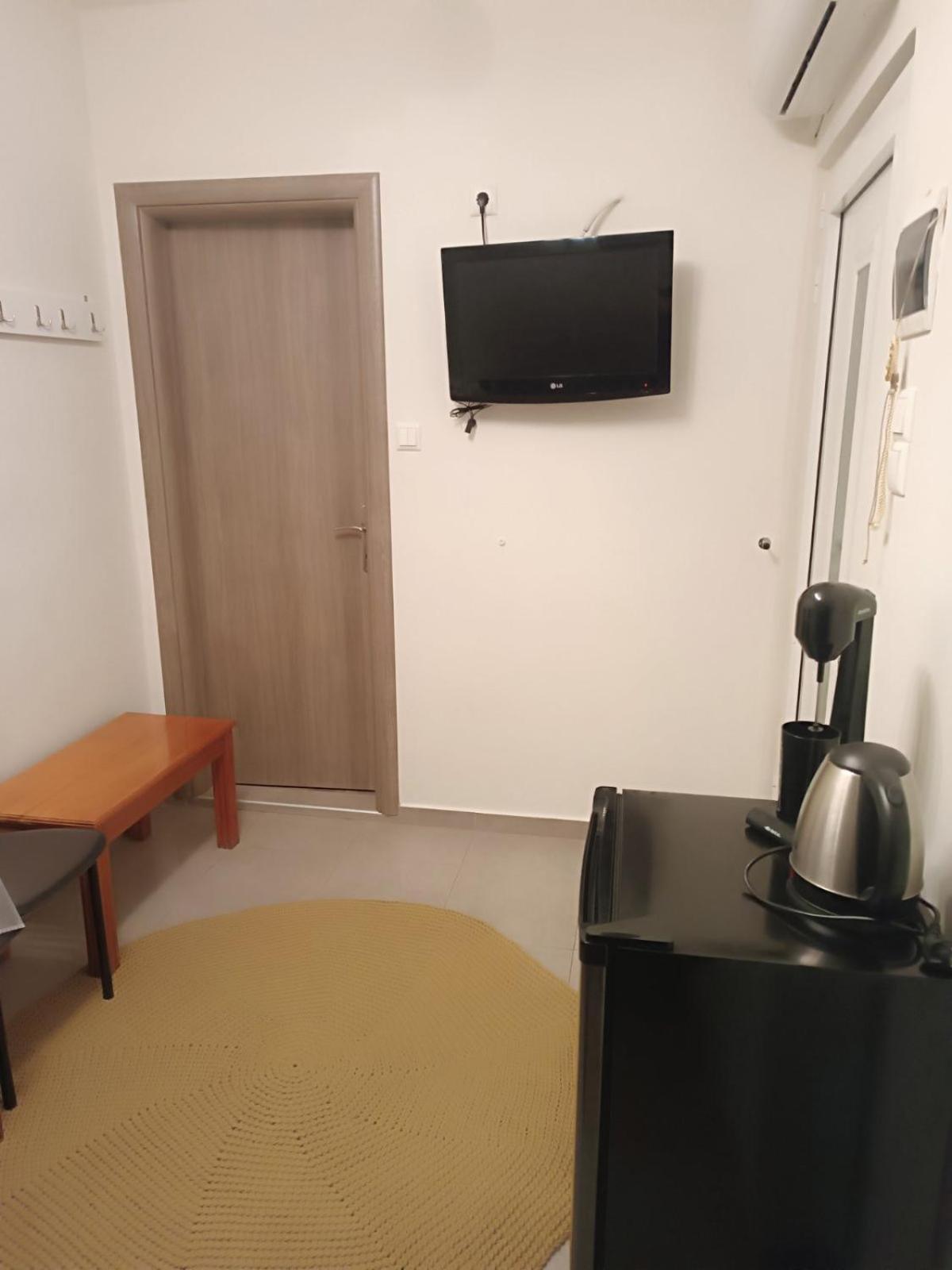Giorgos Studio Trikala Bagian luar foto